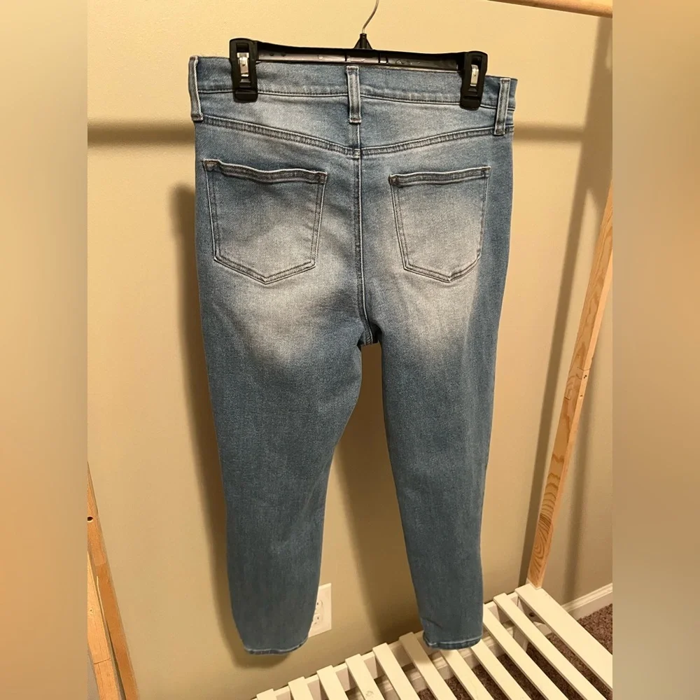 Celebrity Pink The Spice Distressed Denim Skinny‎ Jeans Size 11/30